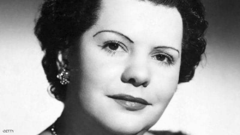 الشوارع الباريسية “تشيع” آخر مغنياتها