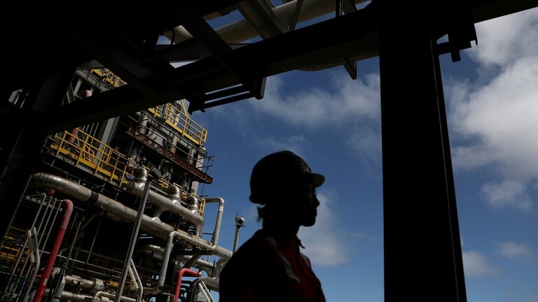 كورونا يغزو حقول النفط في البرازيل