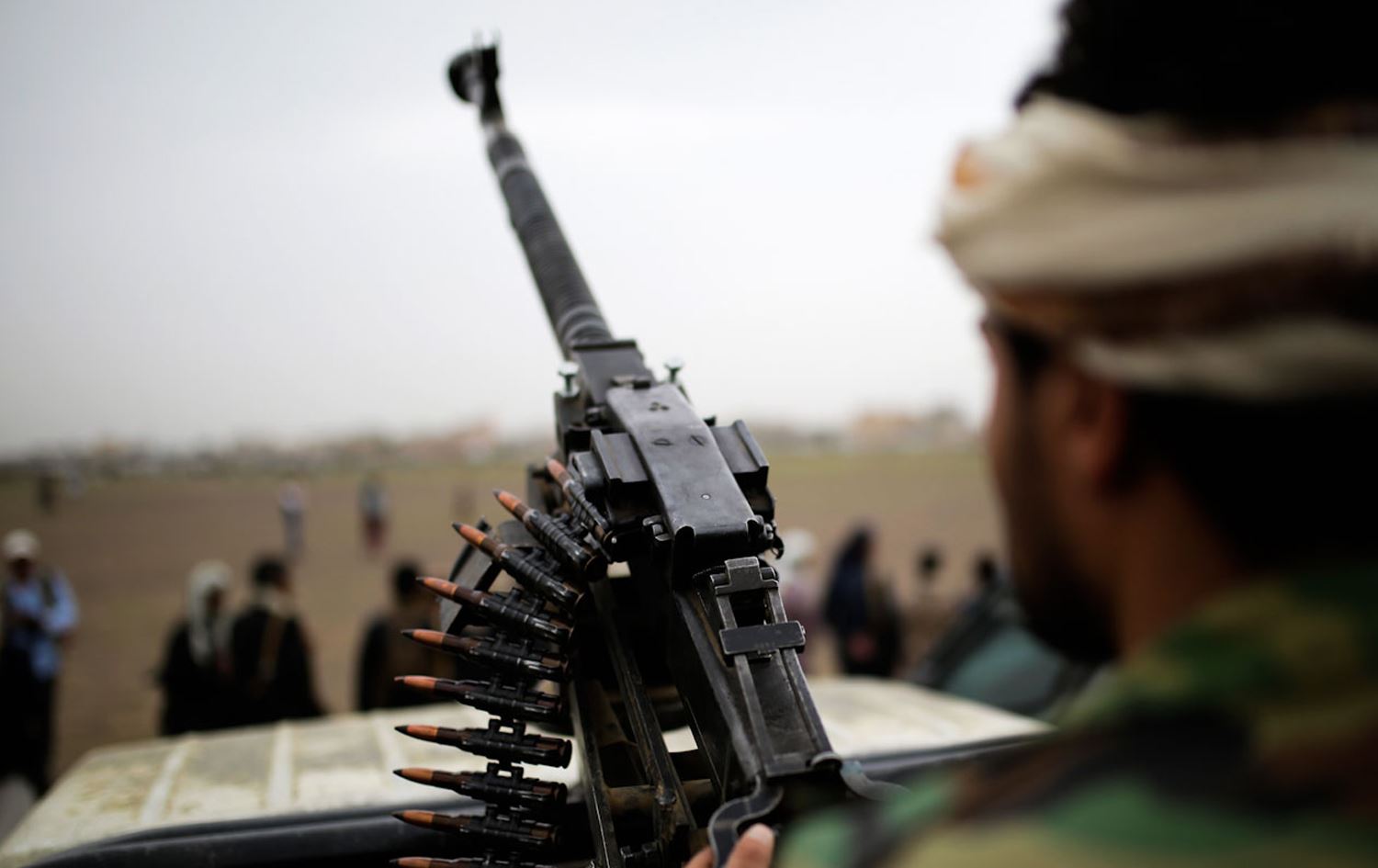 مسؤولون أمنيون: جهات متنفذة تستورد السلاح المنفلت وتقوض جهود ملاحقته