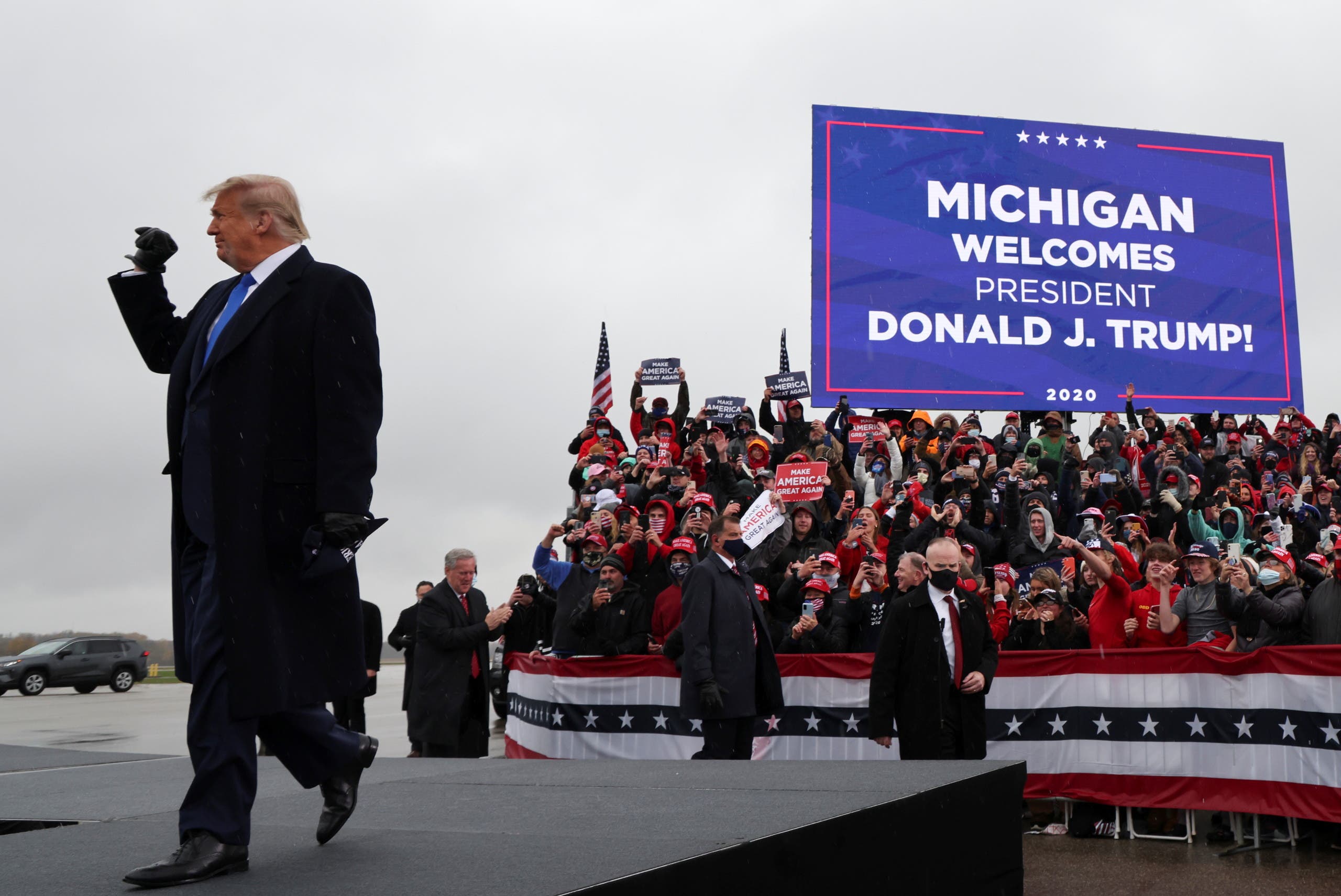 ترامب يتعهد بـ”أفضل” خطة إنعاش اقتصادية بعد الانتخابات