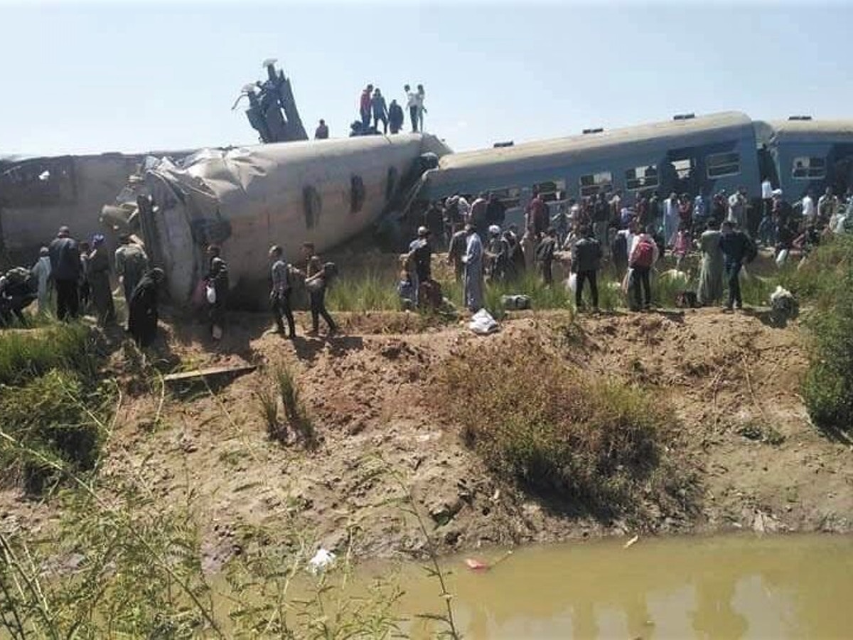 مصر.. مصرع 32 وإصابة 66 في تصادم قطارين بسوهاج