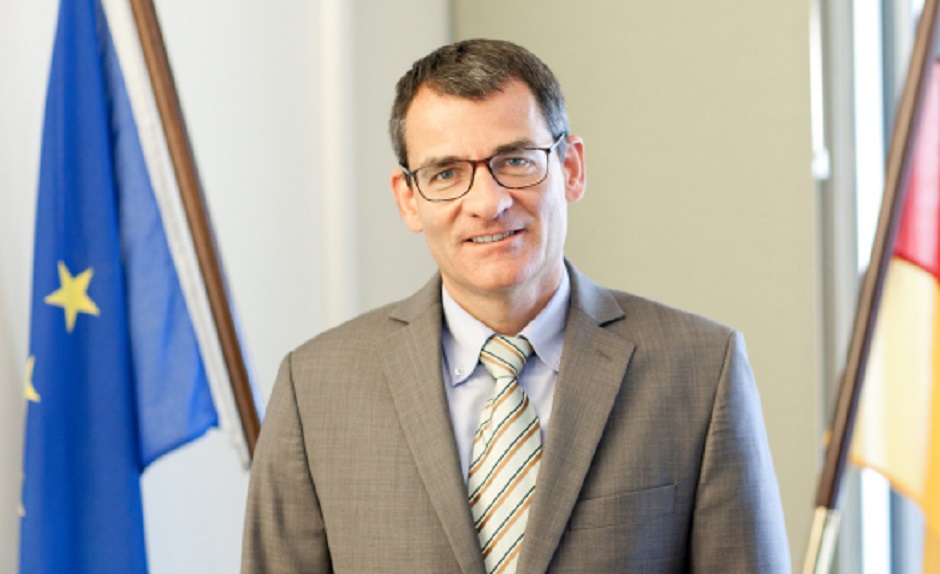 سفير الاتحاد الأوروبي في العراق يرحب بالدعوة للحوار الوطني الشامل