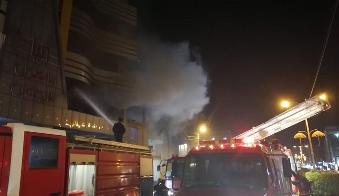 بالفيديو.. نشوب حريق في مول بكركوك