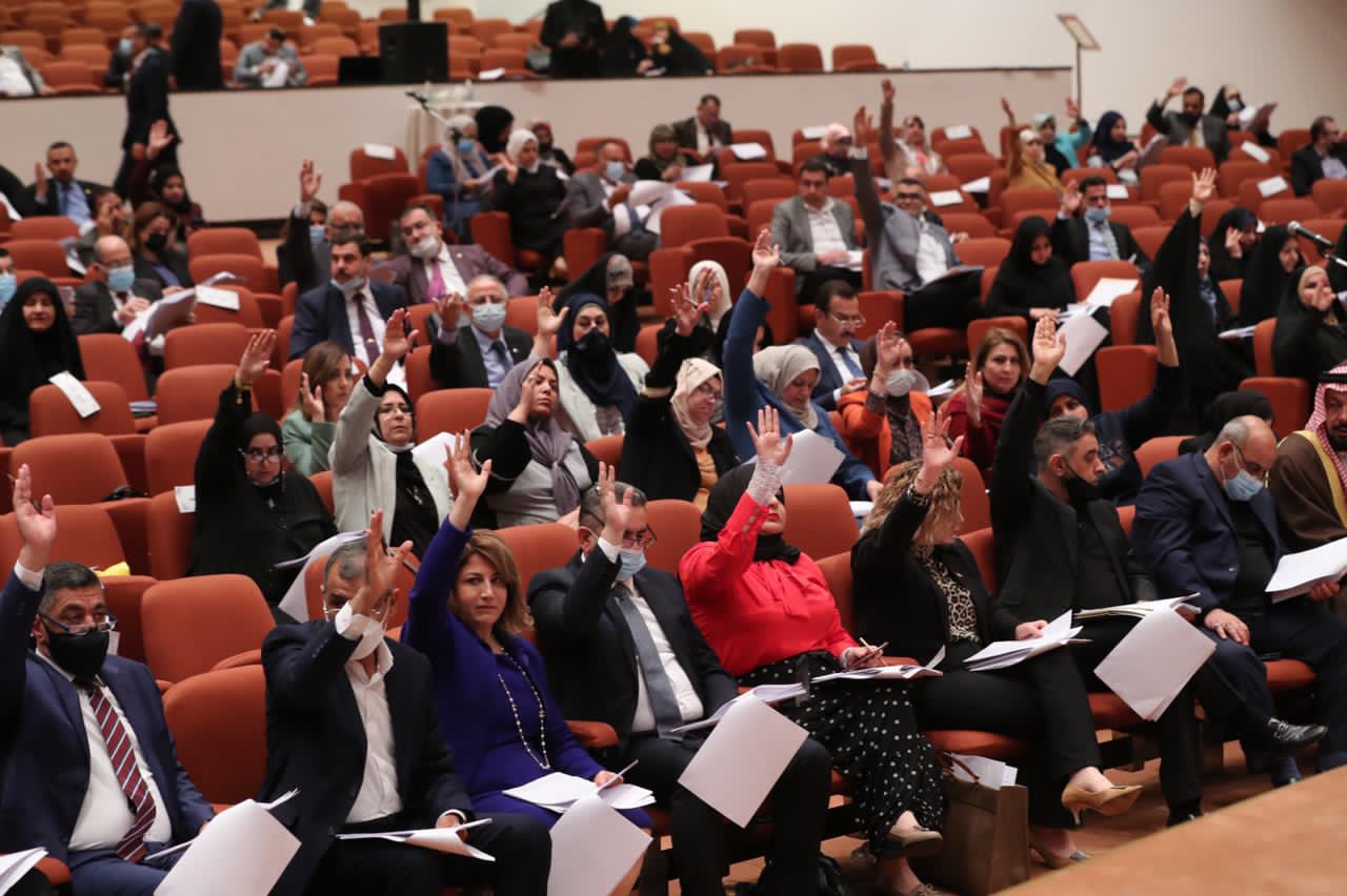 اللجنة المالية تعلق حول مقترح توزيع رواتب الموظفين بالدولار