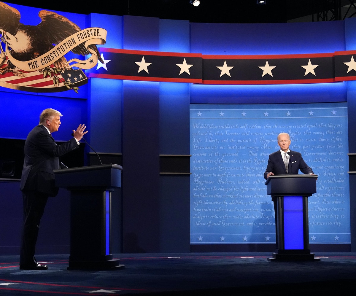 ترامب يصف قرار بايدن بالانسحاب من أفغانستان بـ”الرائع والإيجابي”