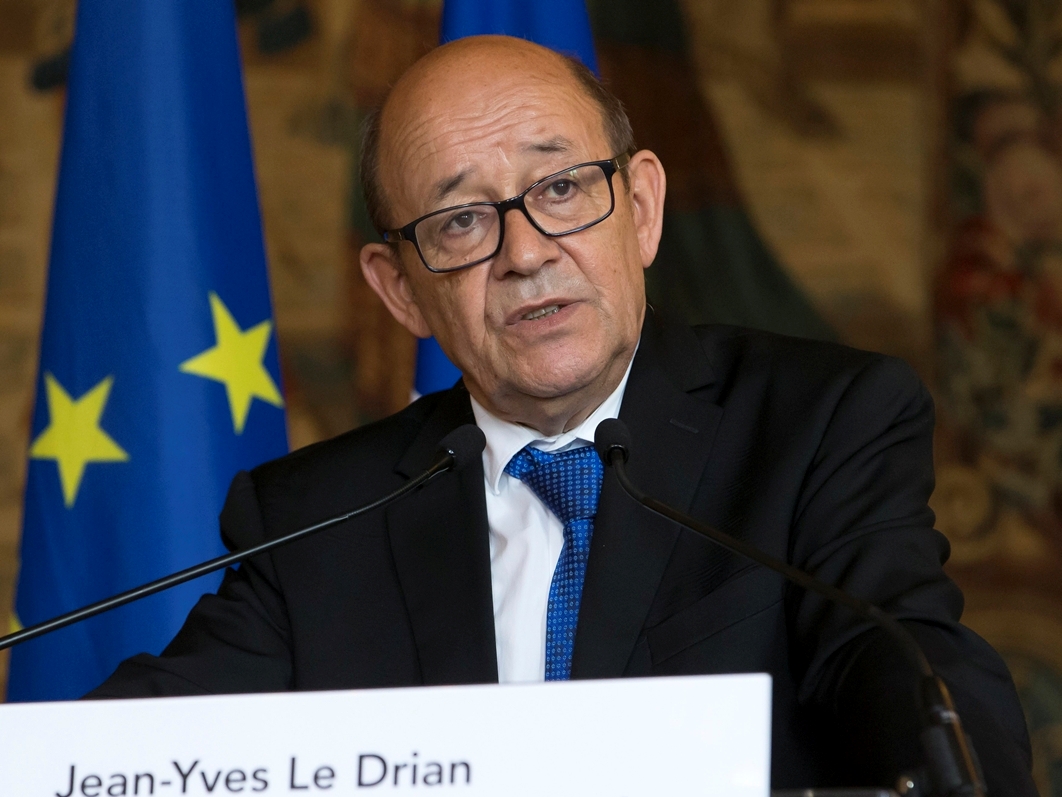 لودريان: طالبت إيران بوقف أي انتهاكات لالتزاماتها النووية