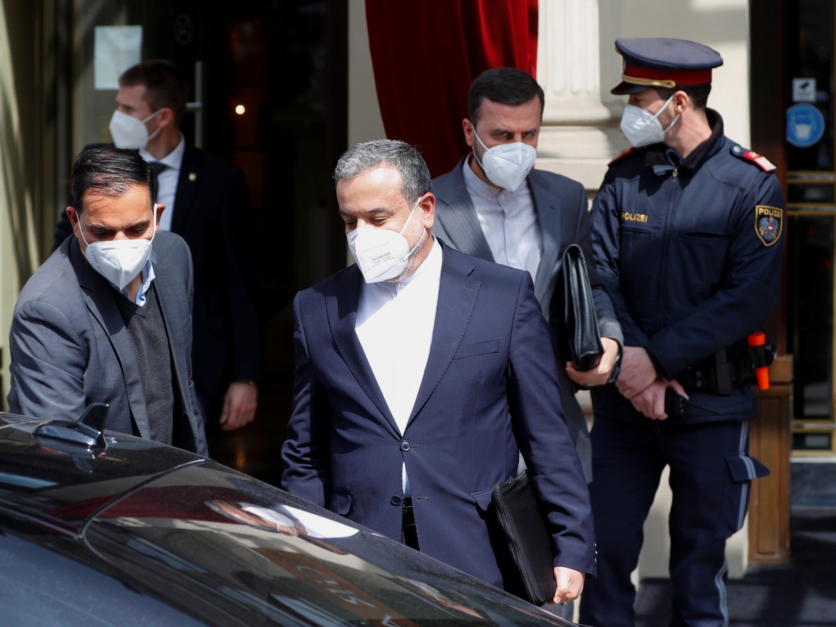 تقرير: إيران تستعد للعودة إلى سوق النفط اعتماداً على محادثات فيينا