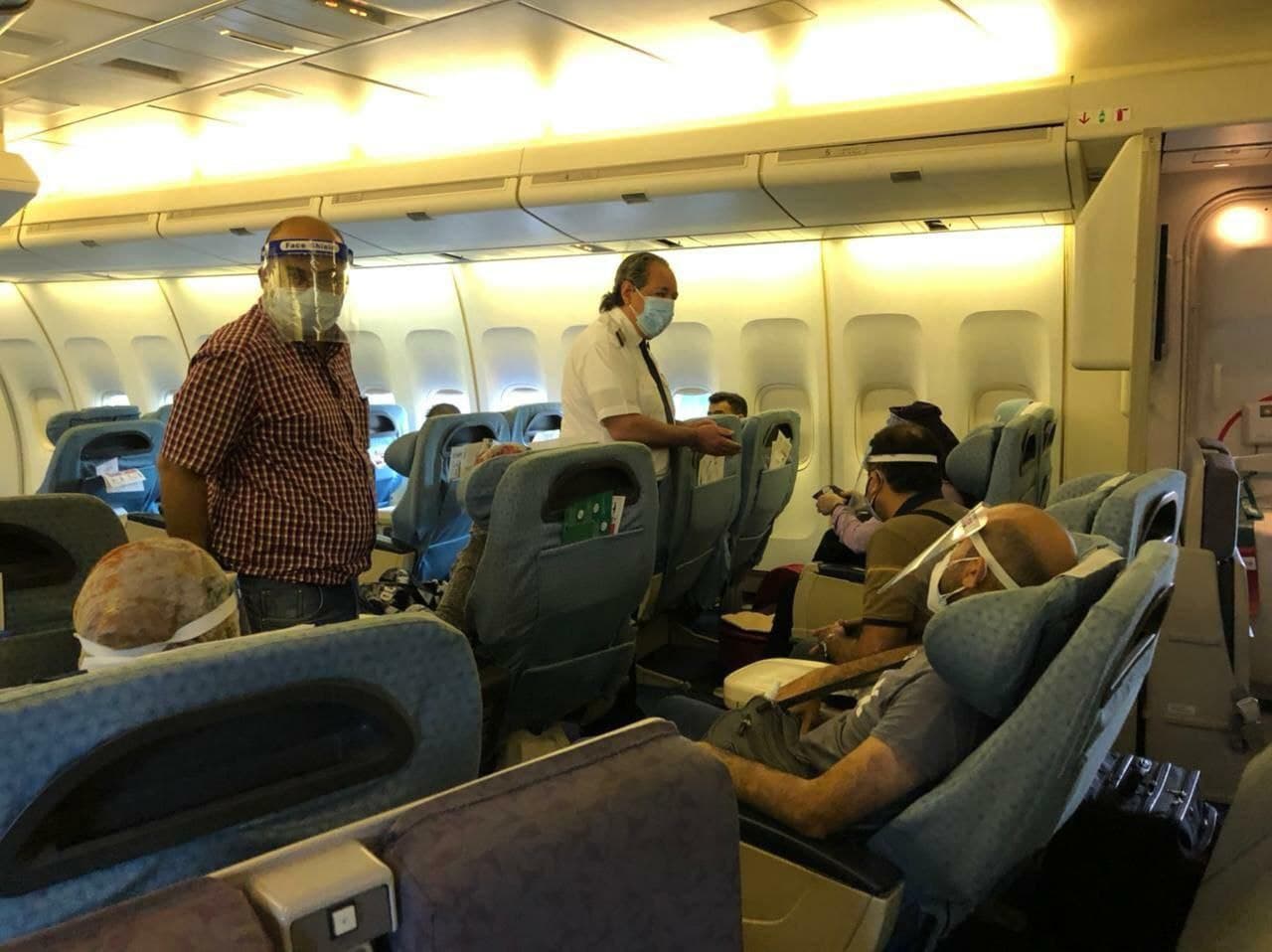 النقل : وصول 399 عراقيا من العالقين في الهند إلى بغداد