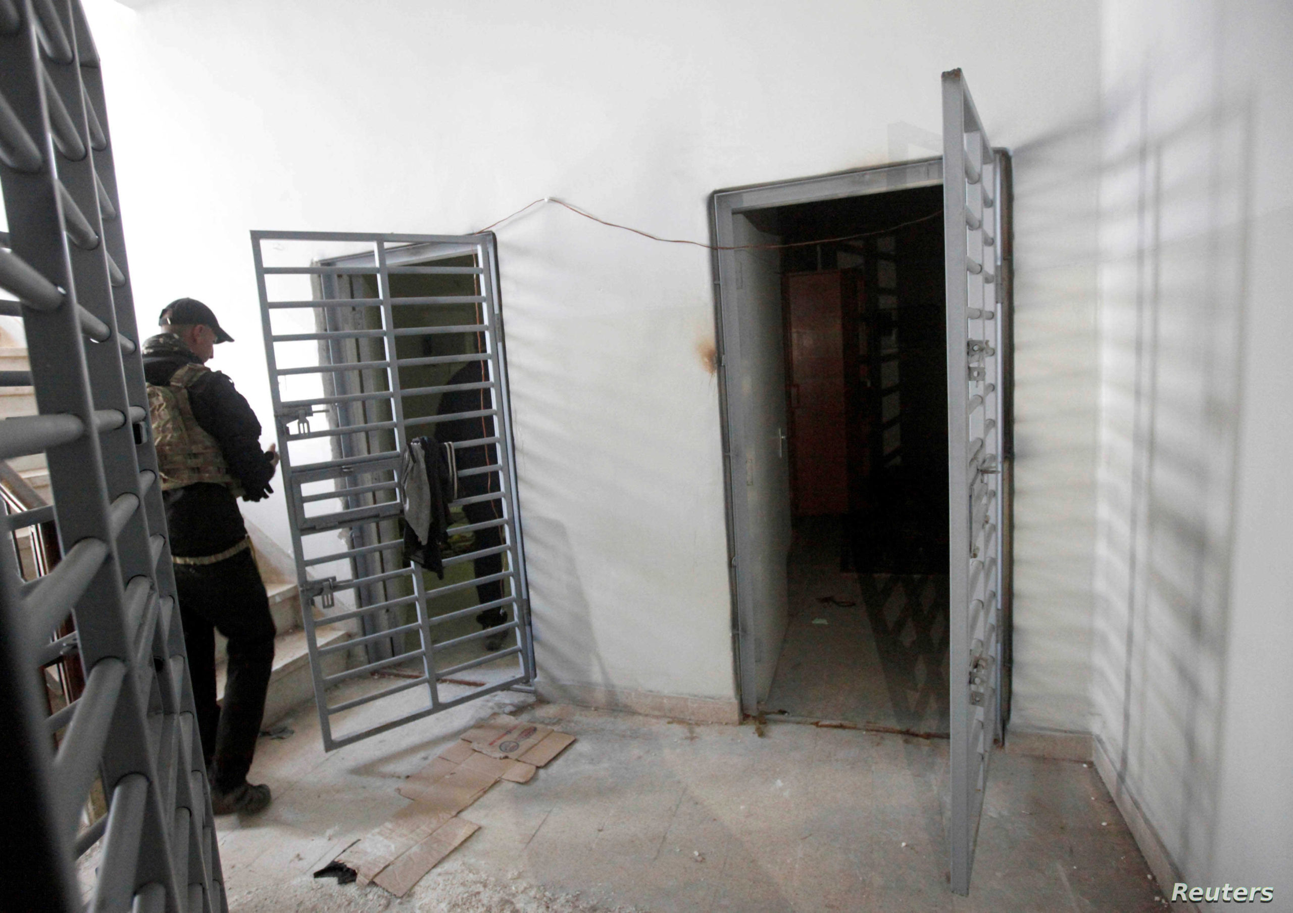 تقرير يتحدث عن وفاة العشرات داخل السجون العراقية.. ومسؤولون ينفون