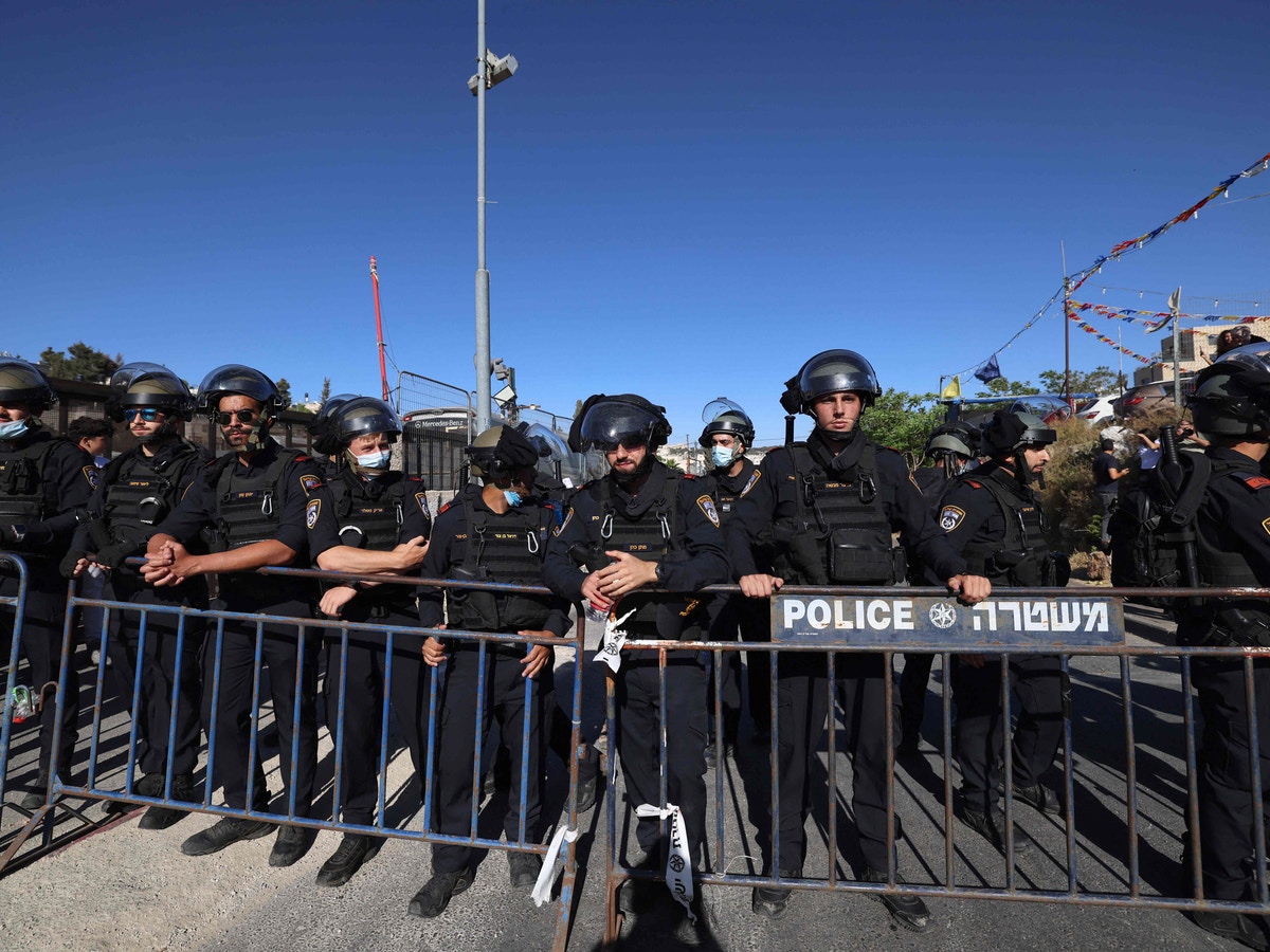 الاحتلال يشن حملة اعتقالات ويعزز قواته في القدس