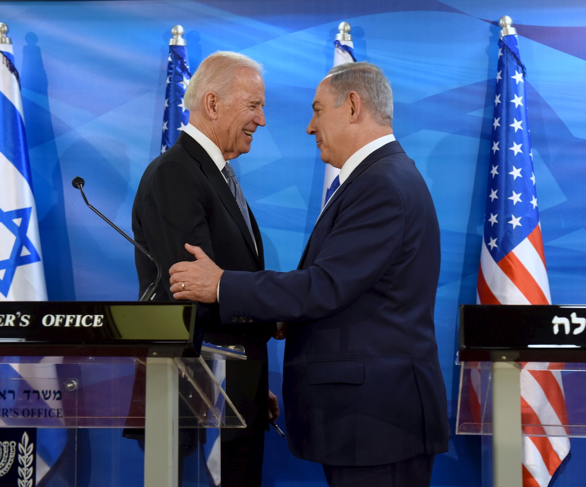 تقرير: بايدن يُبلغ رئيس الموساد أن الاتفاق مع إيران ليس قريباً