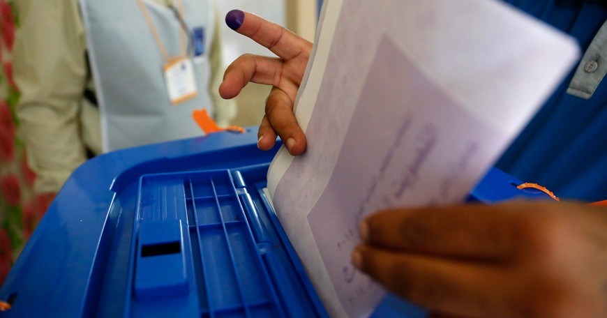 انتخابات العراق.. شراء الأصوات يتفشى تحت ستار “البطاقات”