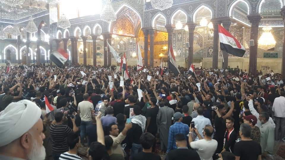 بالفيديو .. ثوار تشرين وأهالي كربلاء يشيعون جثمان الشهيد المغدور إيهاب الوزني ويتوعدون حكومة الكاظمي في حال عدم الكشف عن القتلة