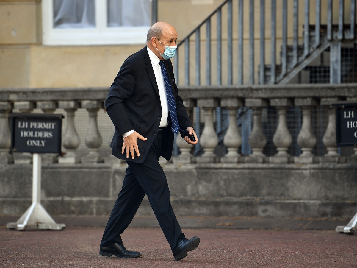 لودريان يغادر بيروت بلا نتائج ملموسة بشأن تشكيل الحكومة