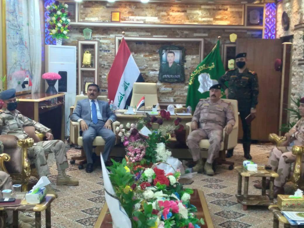 وزير الدفاع: إقالة قائد عمليات البصرة السابق كانت بسبب اخذه “عطوة”