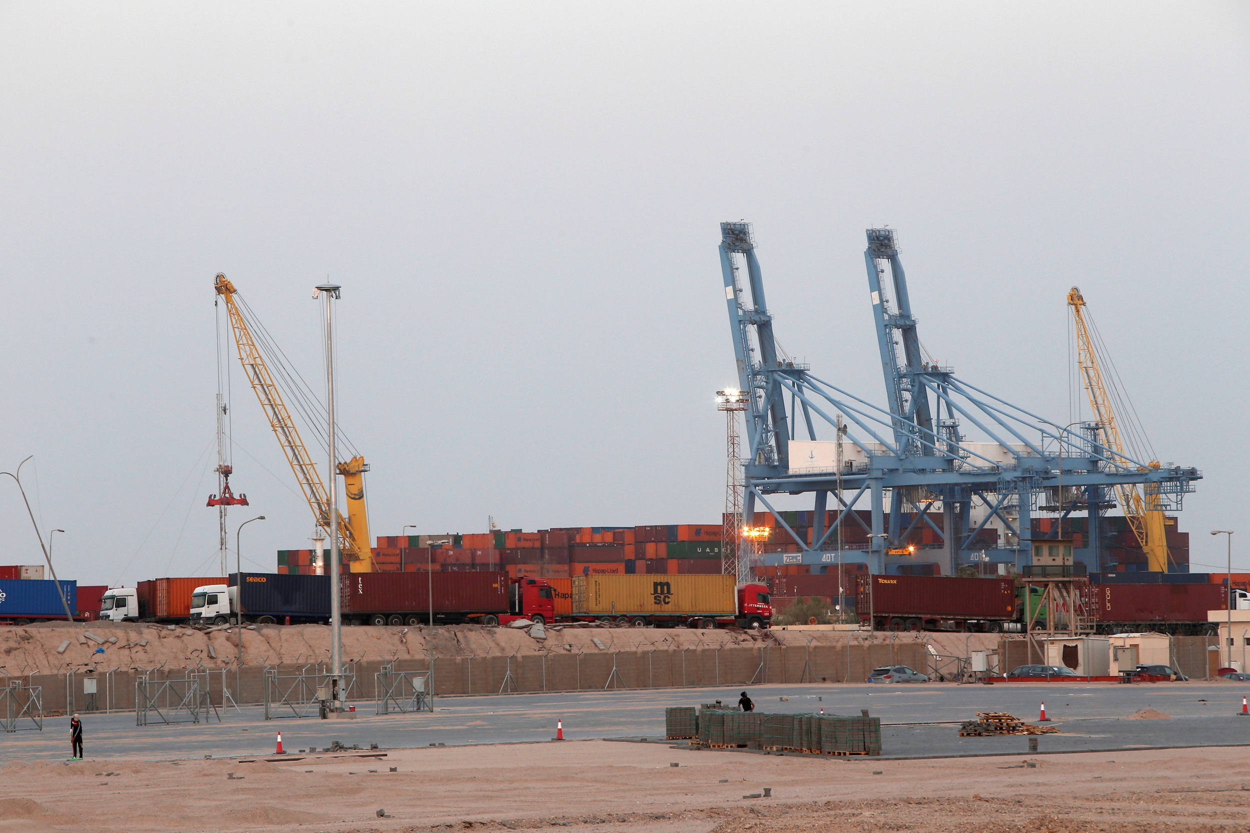 المنافذ الحدودية تضبط مخالفات بقيمة 26 مليون دينار في ميناء أم قصر