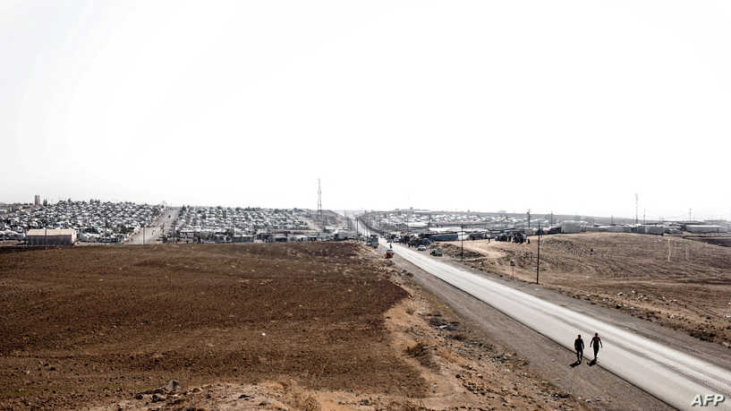 حريق يأتي على مئات الخيام في مخيم للنازحين الأيزيديين في العراق