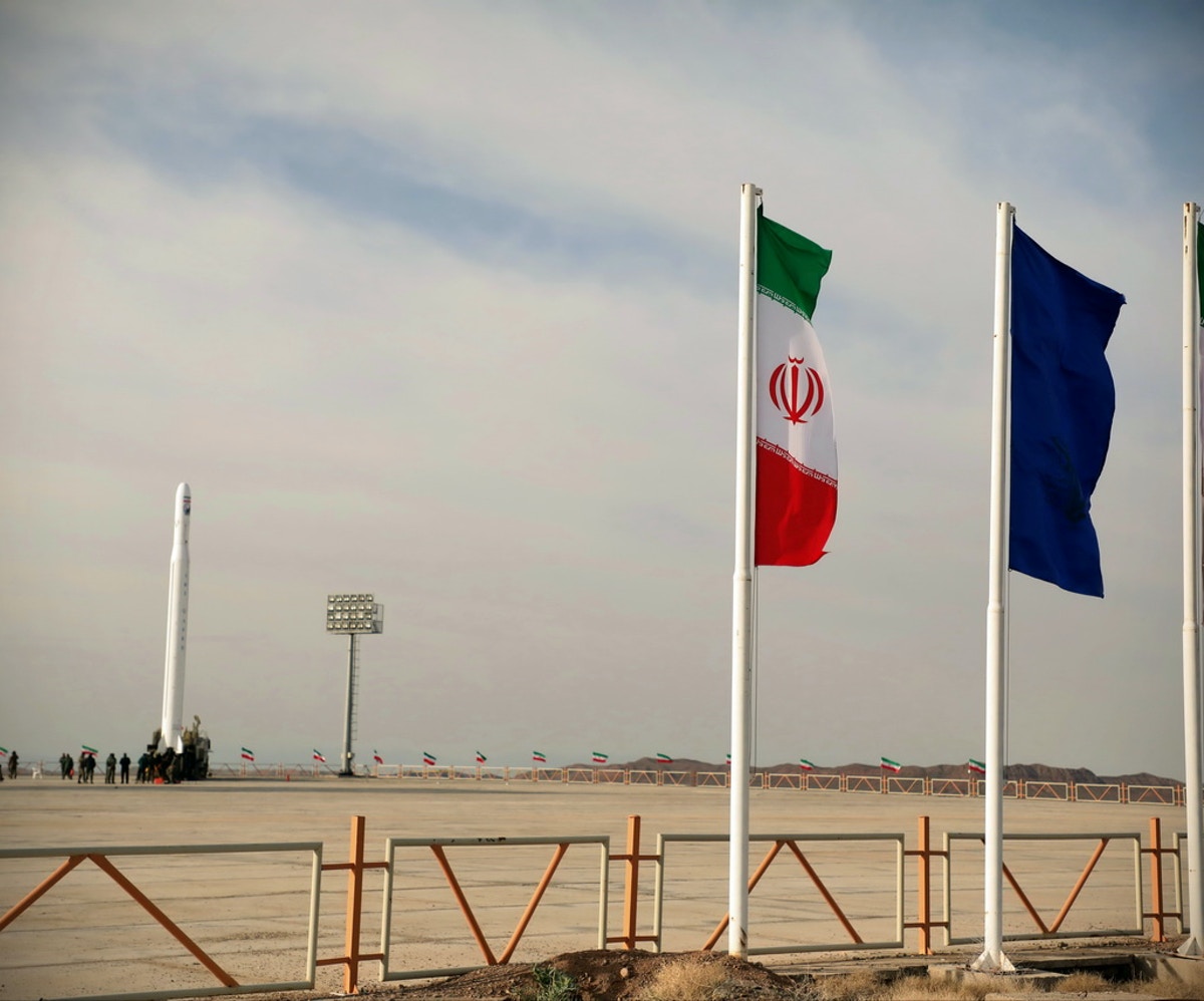 روسيا تزوّد إيران بقمر صناعي لتعقب الأهداف العسكرية