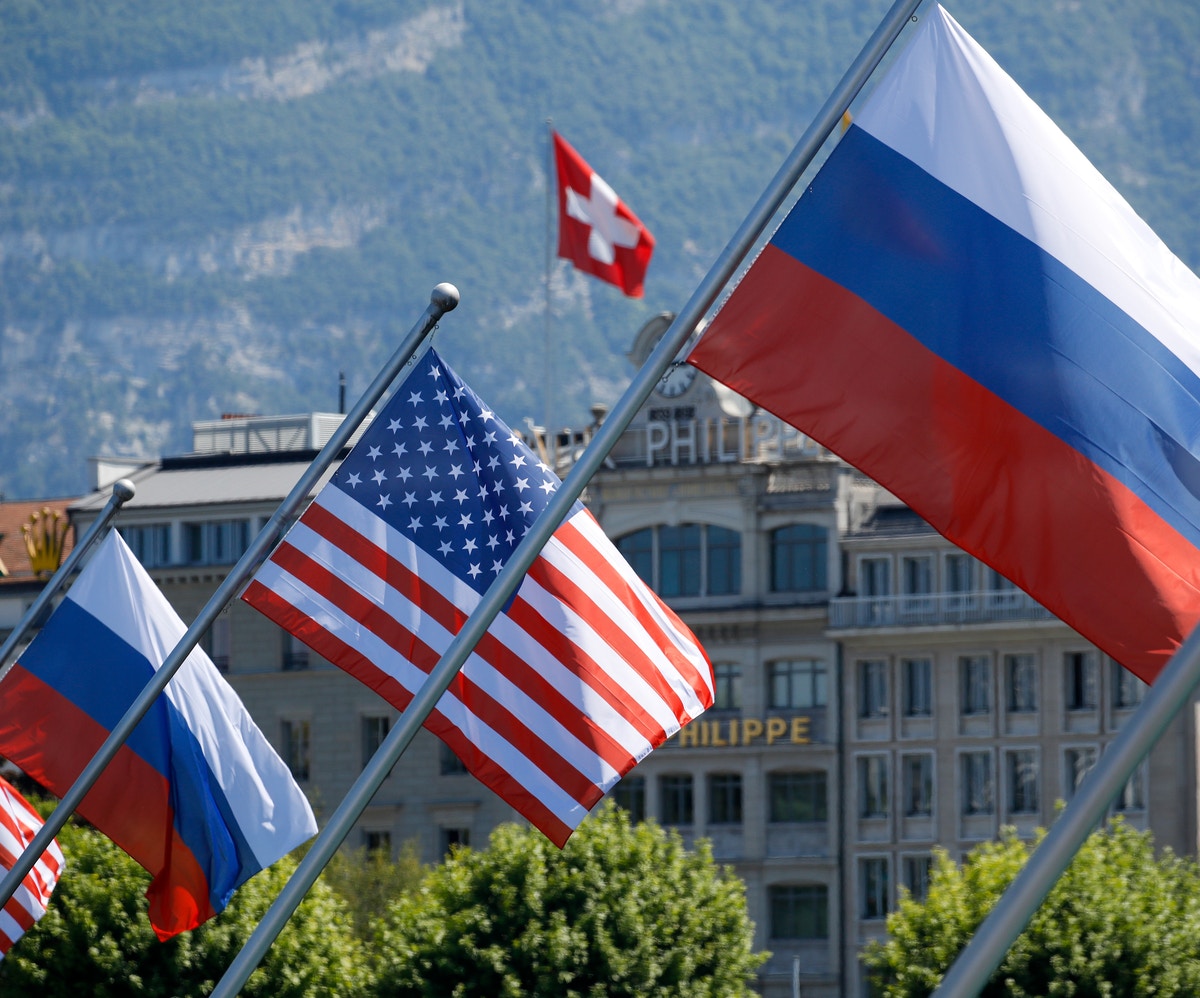 قمة بوتين وبايدن.. قضايا شائكة واختراقات مستبعدة