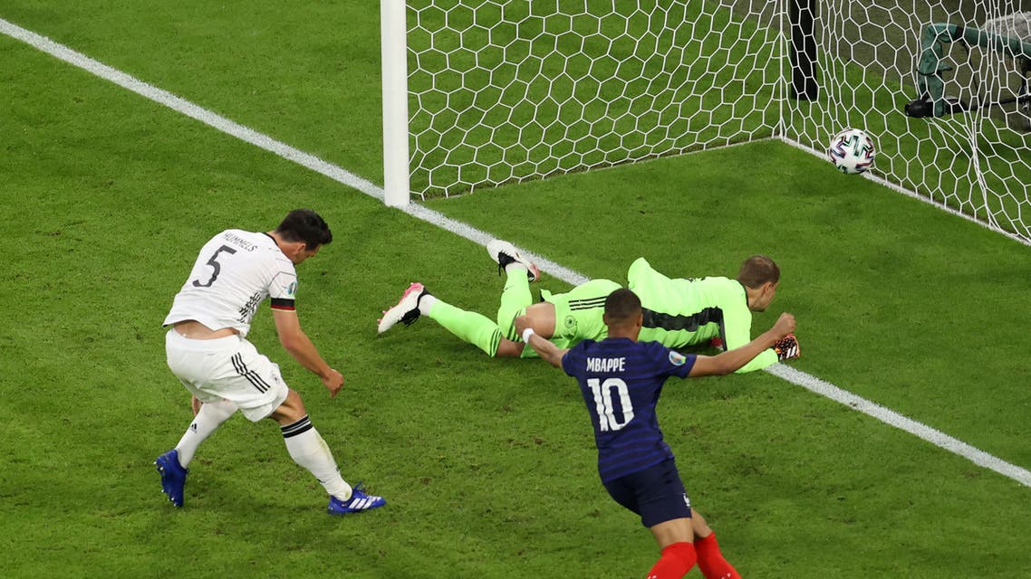 خطأ هوملز يقود فرنسا للفوز على ألمانيا