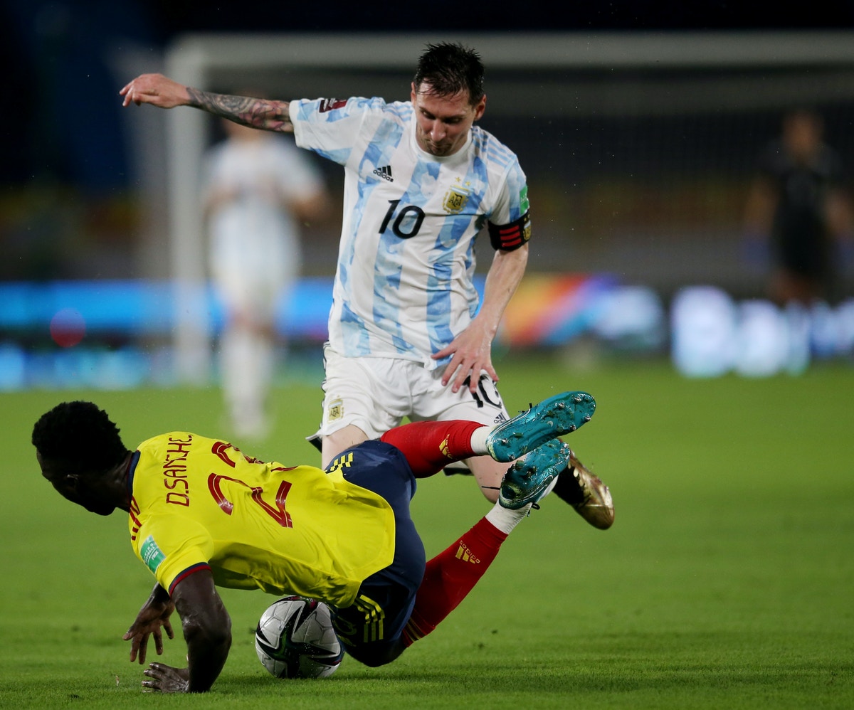 كولومبيا تعود من بعيد وتفرض التعادل على الأرجنتين