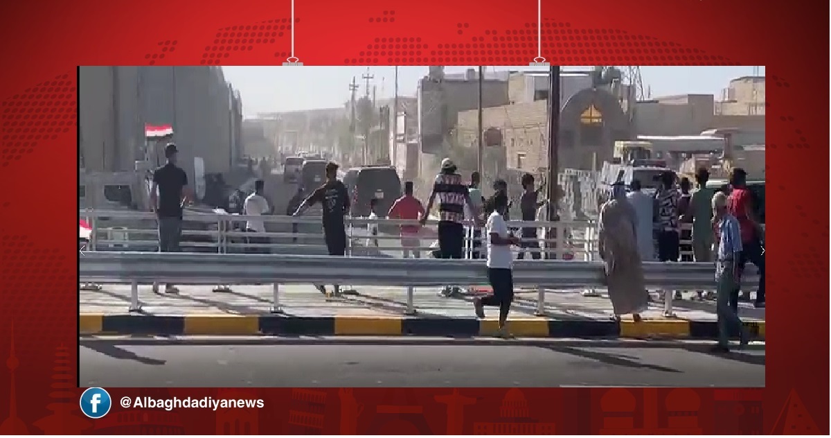 بالفيديو.. متظاهرون يهاجمون موكب الكاظمي في الناصرية ويطالبون بمحاسبة القتلة