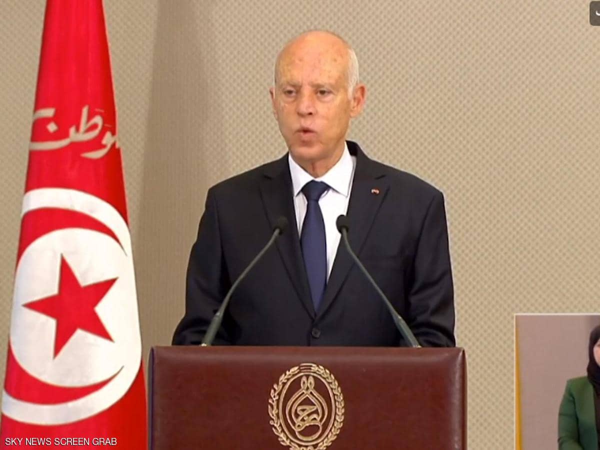 تونس.. قيس سعيد يقيل المشيشي ويجمد مجلس النواب