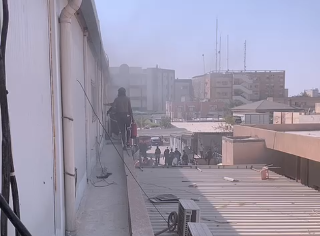 بالفيديو .. اندلاع حريق فى مستشفى الحسين بكربلاء