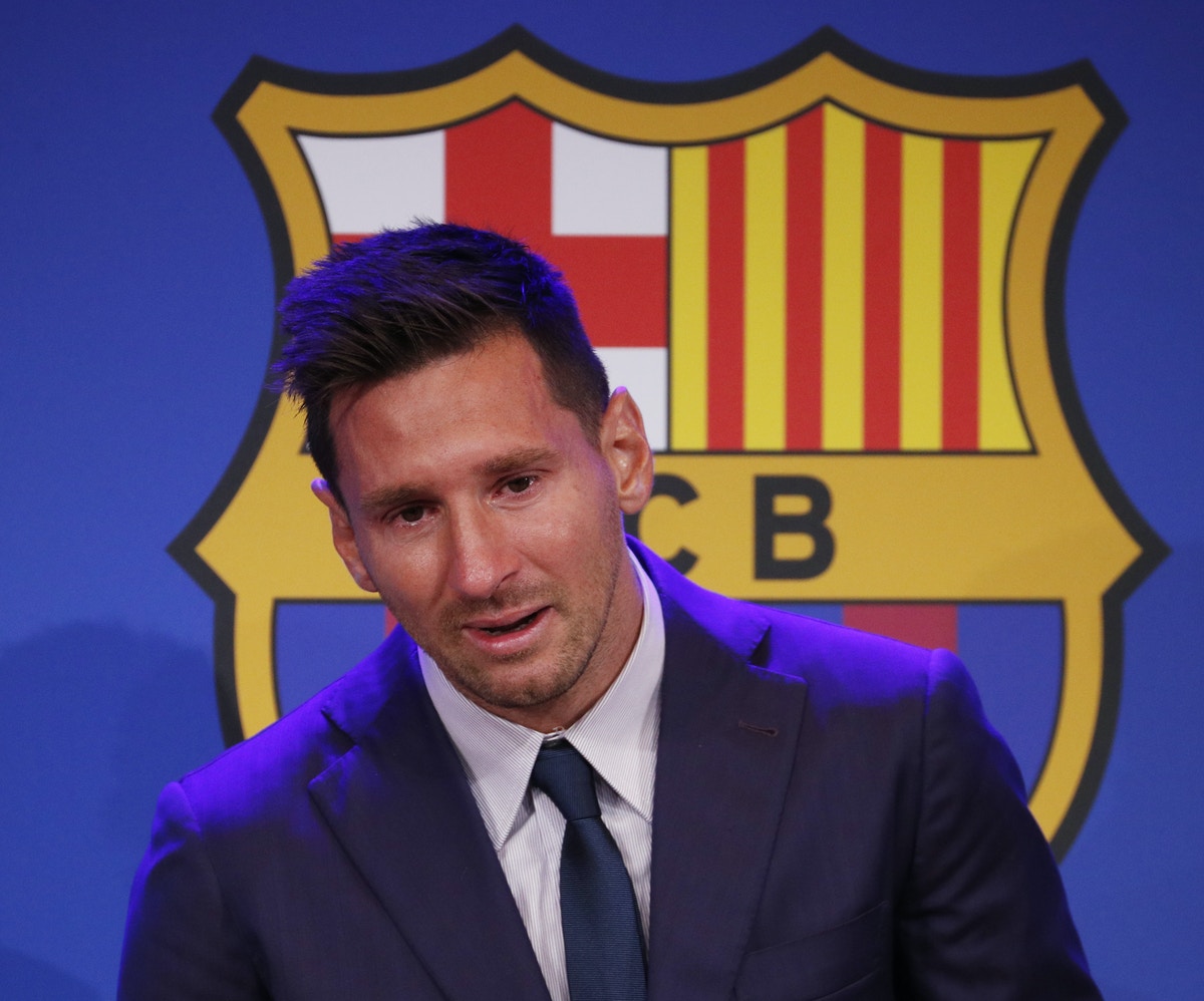 ميسي باكياً: أردت الاستمرار.. ولكن..