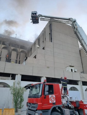 اندلاع حريق داخل مبنى هيئة السياحة وسط العاصمة بغداد