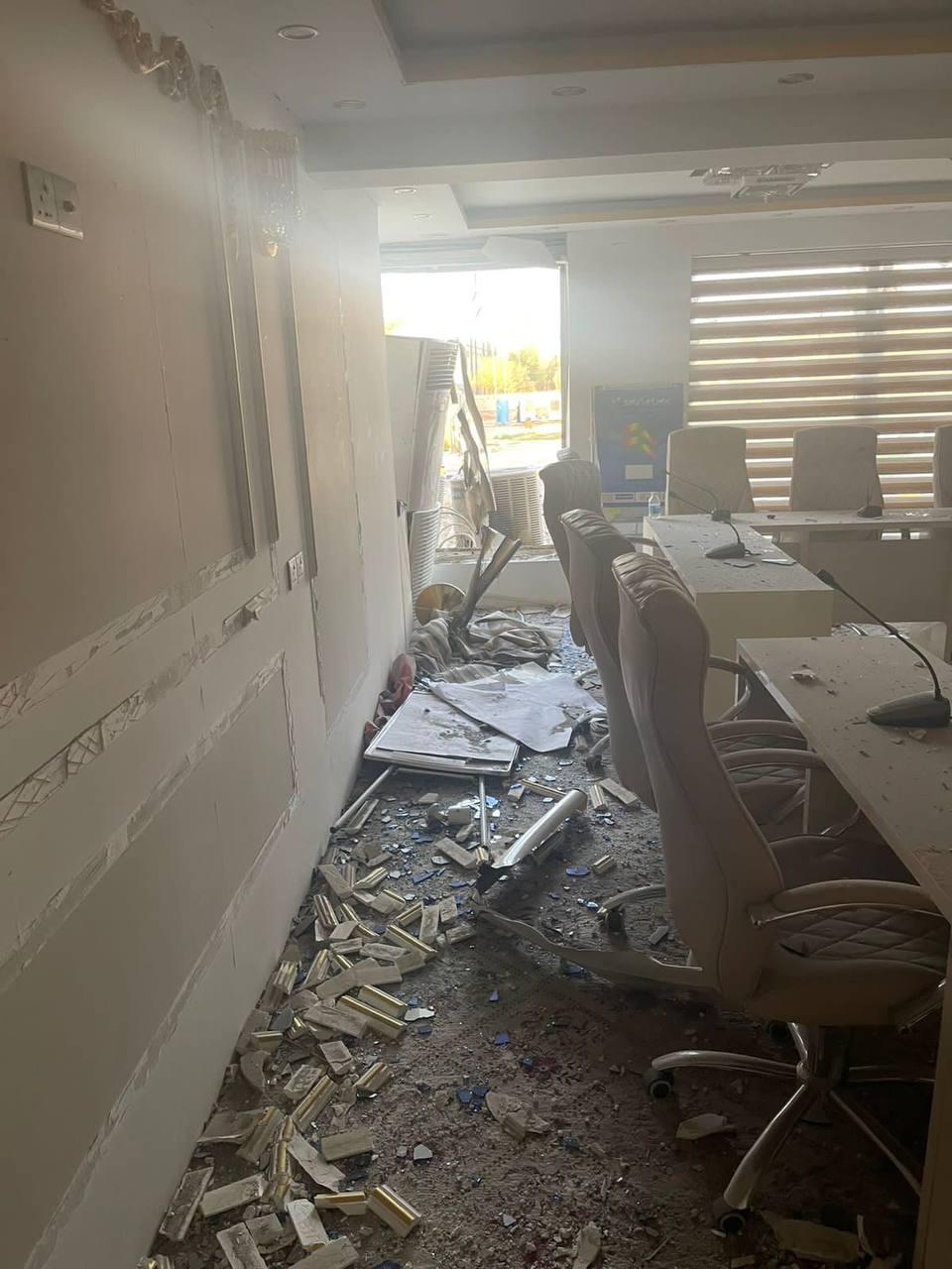 بالصور.. قاذفة تستهدف المقر العام لمركز الرافدين للحوار في النجف