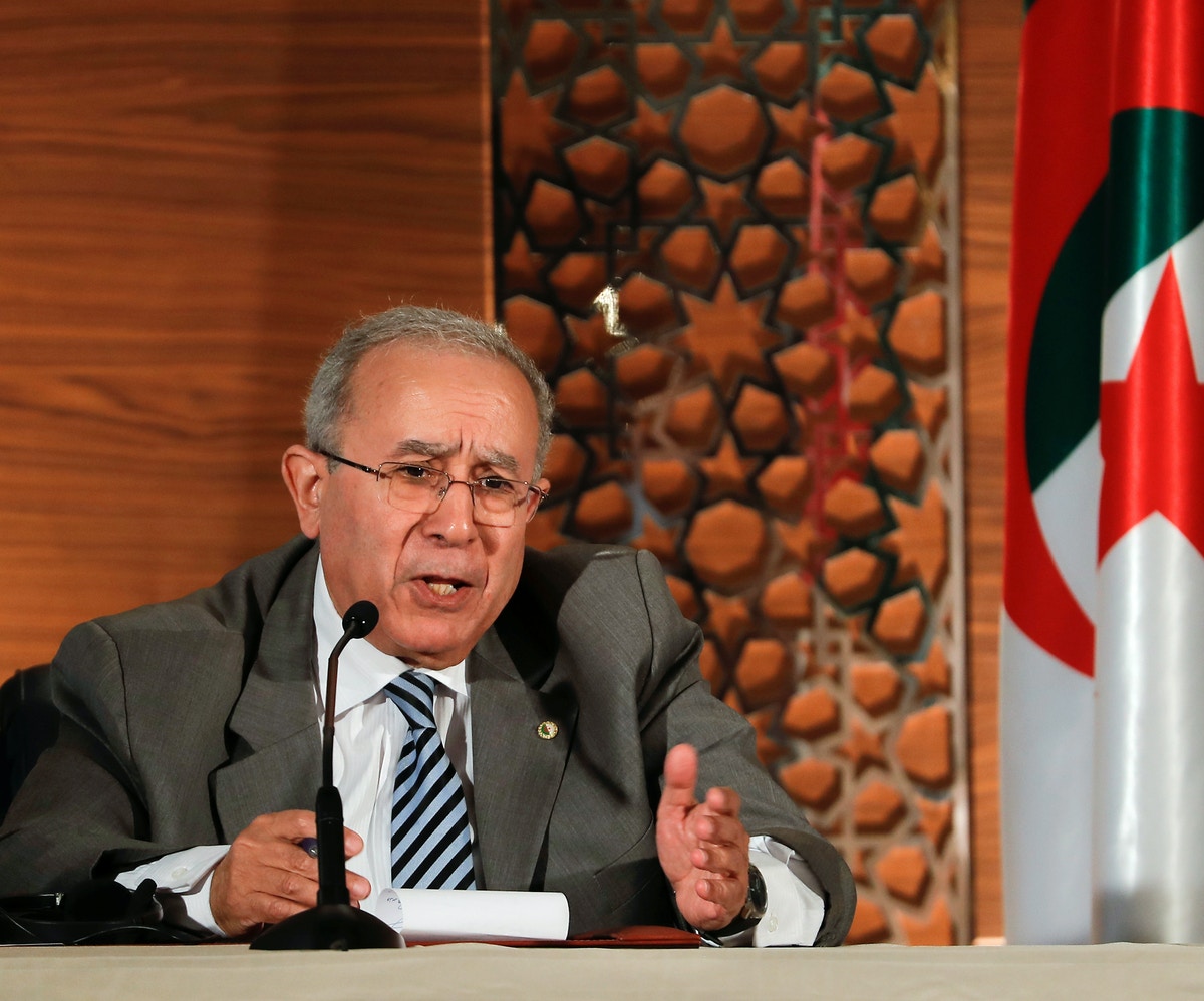 الجزائر تعلن قطع العلاقات الدبلوماسية مع المغرب