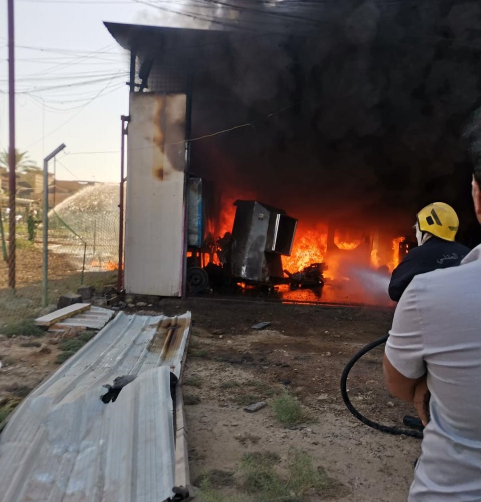 الدفاع المدني يخمد حريق 4 مولدات كهربائية غرب بغداد