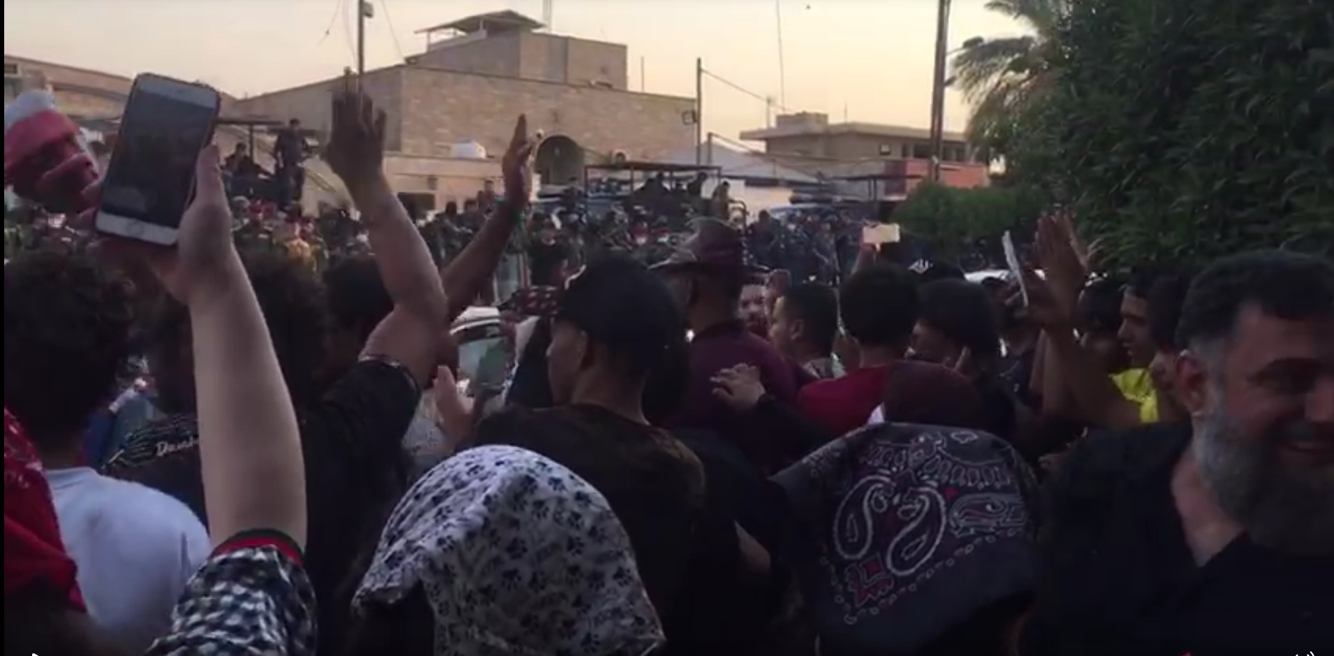 ثوار المحافظات: جئنا للمشاركة بالوقفة عرفانا بموقف البغدادية المناصر لثورة تشرين