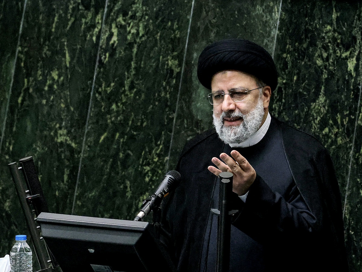 الرئيس الإيراني: مستعدون لإجراء محادثات نووية ولكن دون ضغوط غربية