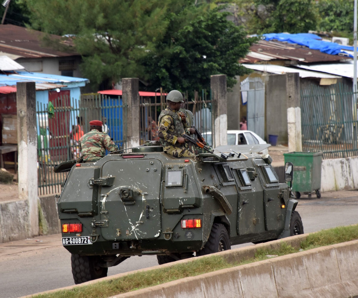 غينيا.. القوات الخاصة تعلن القبض على الرئيس وحل مؤسسات الدولة