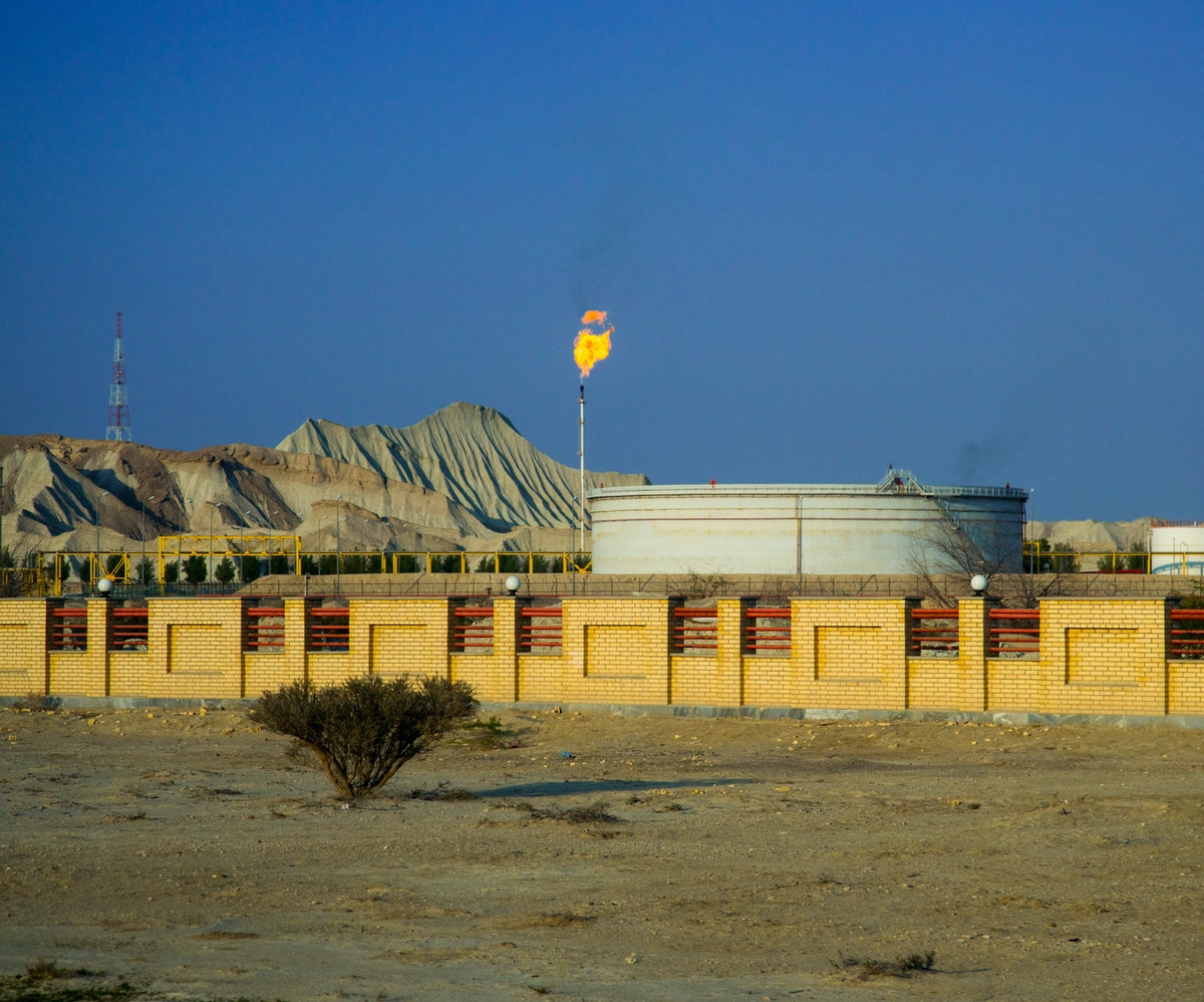 “رويترز”: واشنطن تواصلت مع بكين لخفض وارداتها من نفط إيران