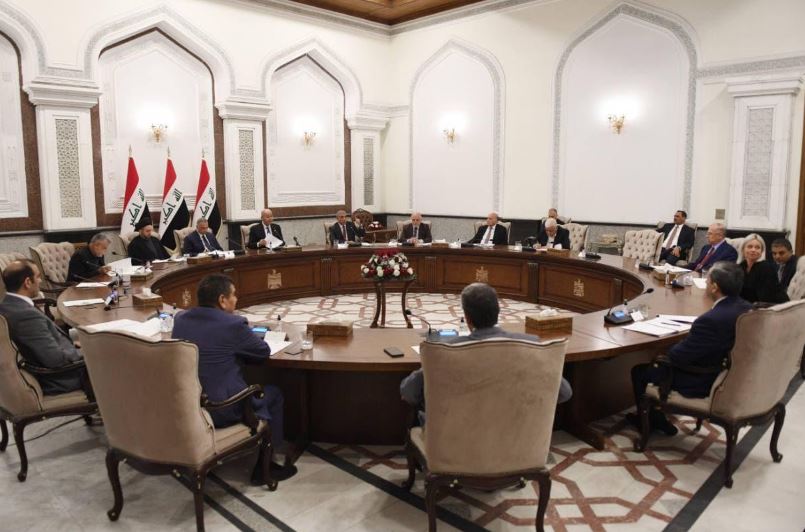 للتوافق على اقتراع وفق مقاساتهم .. أطراف الصراع السياسي توقع على مدونة سلوك انتخابي بدعوى ضمان نزاهتها