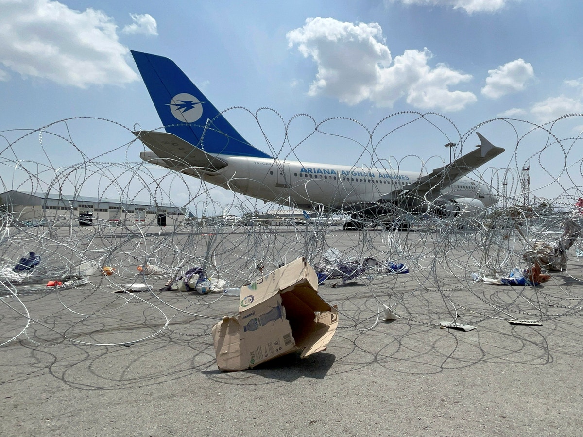 مطار كابول يستأنف الرحلات الداخلية.. وتضارب بشأن اشتباكات بنجشير