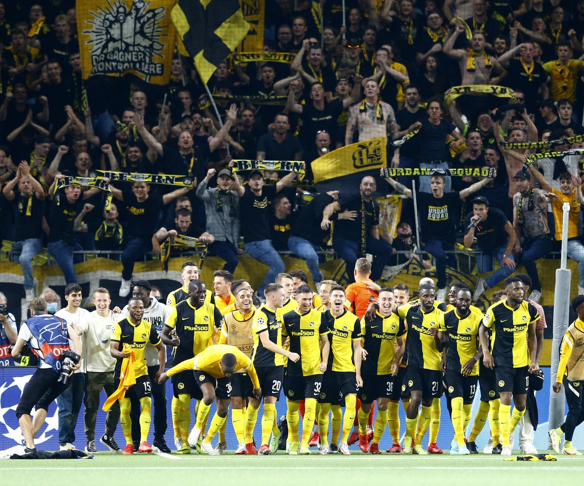 يانج بويز يهزم مانشستر يونايتد في الوقت القاتل