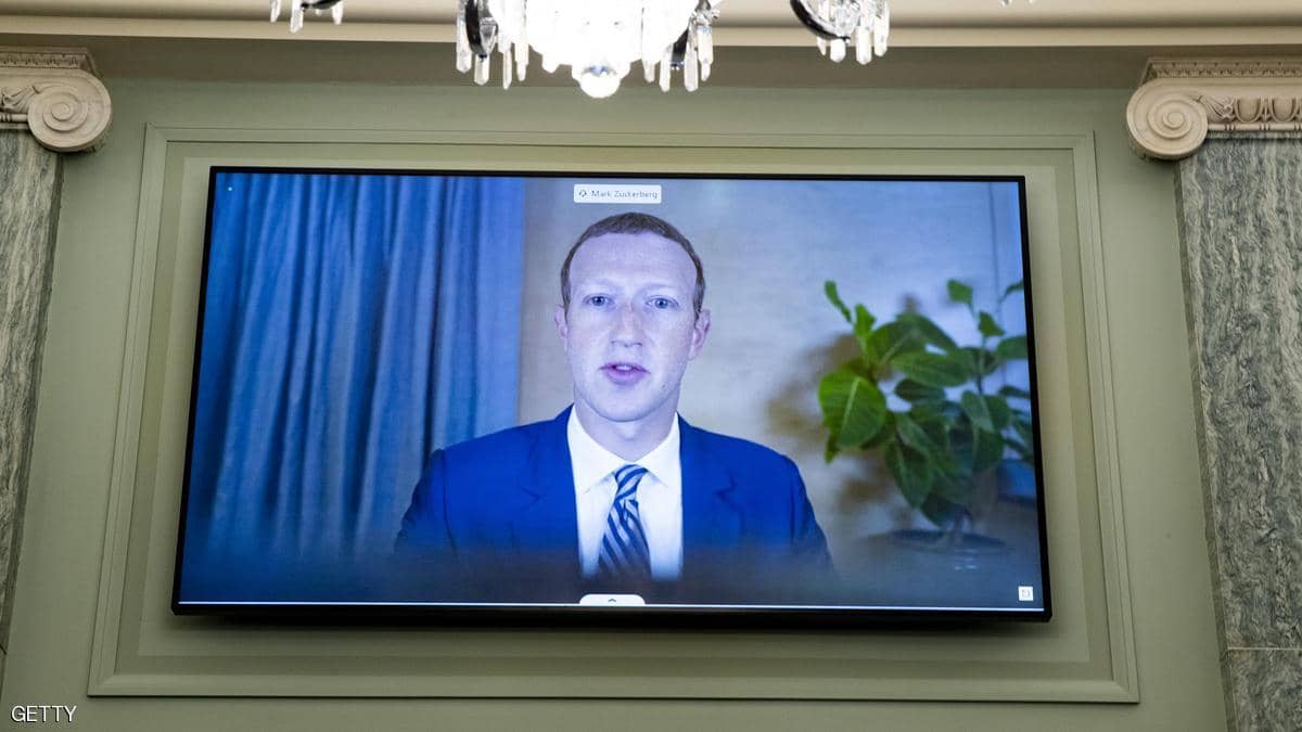 بسبب أعطال فيسبوك.. ثروة زوكربيرغ تتراجع إلى 121 مليار دولار