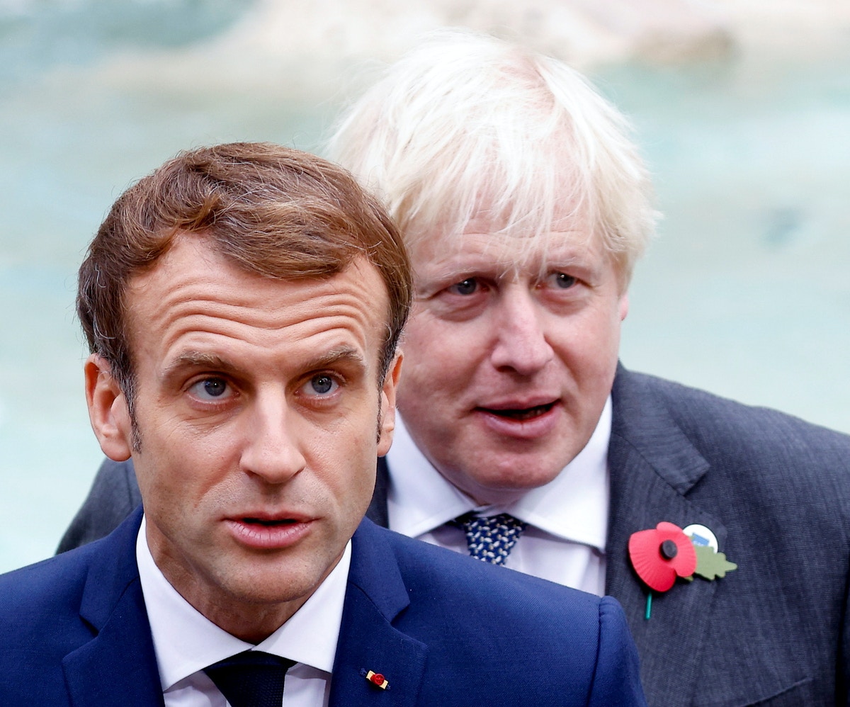 تقرير: صدام وشيك بين ماكرون وجونسون بعد تفاقم أزمة حقوق الصيد