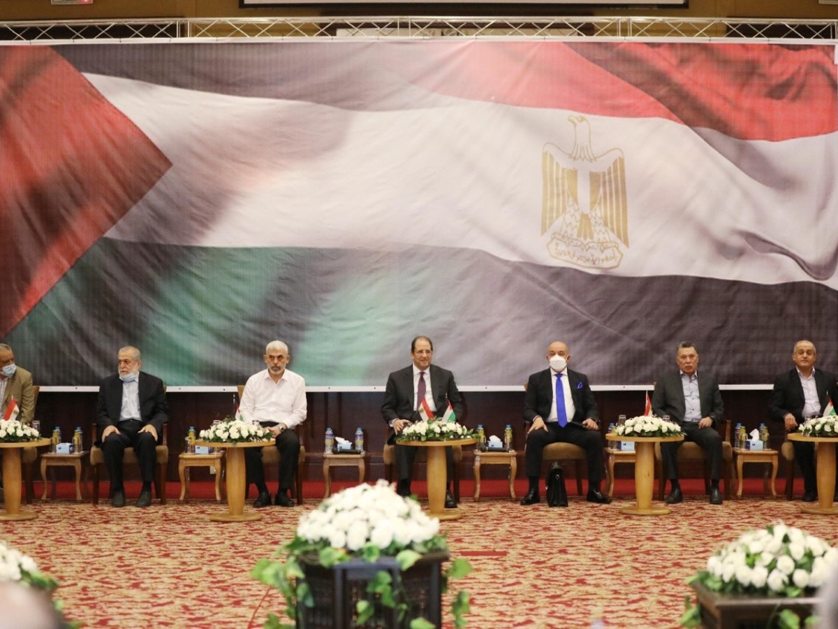 وفد من “حماس” يتوجه إلى القاهرة لبحث التهدئة وتبادل الأسرى مع إسرائيل