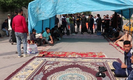 في البصرة.. عقود واجور الكهرباء يتظاهرون للمطالبة بدفع رواتبهم المتأخرة وفروقات عام 2020