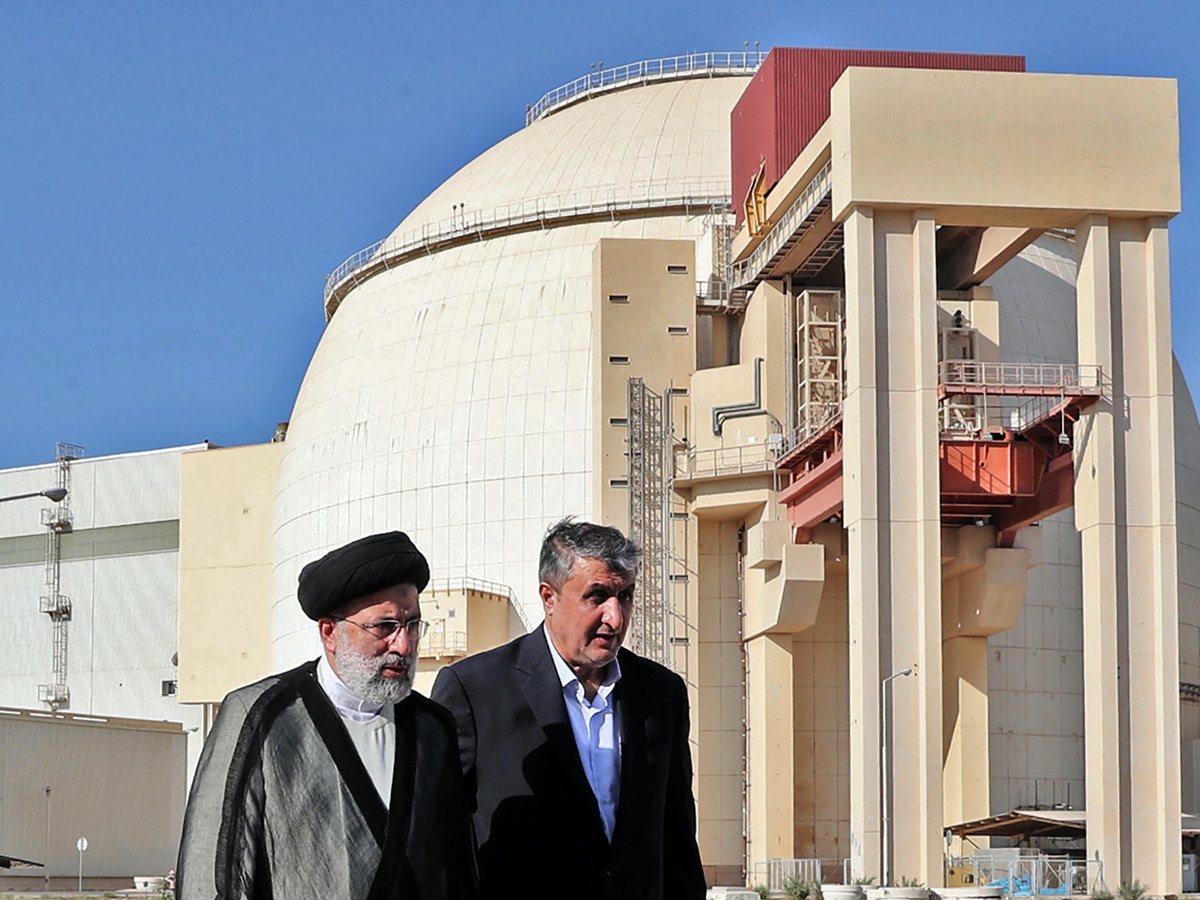 روسيا: إيران تنحرف “أكثر فأكثر” عن الاتفاق النووي