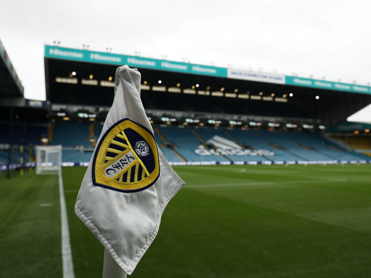 تأجيل مباراة ليدز يونايتد وأستون فيلا بسبب كورونا