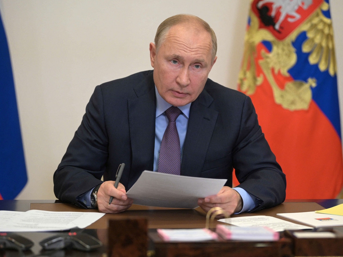 الرئيس الروسي: من أعطى أمريكا الحق في غزو العراق تحت حجج واهية؟