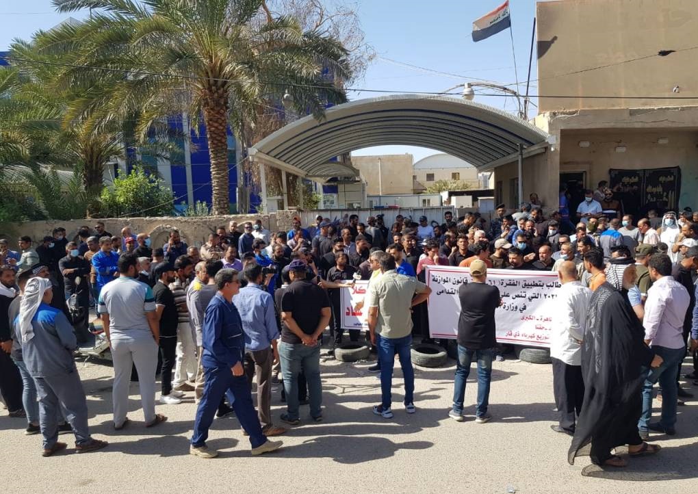 احتجاجا على تردي الكهرباء.. عشرات المتظاهرين يقطعون طريقا حيويا شمالي ذي قار