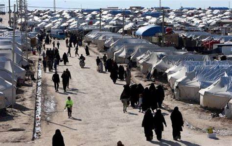 عناصر وعائلات.. العراق يتسلم مواطنين على صلة بتنظيم “داعش” من سوريا