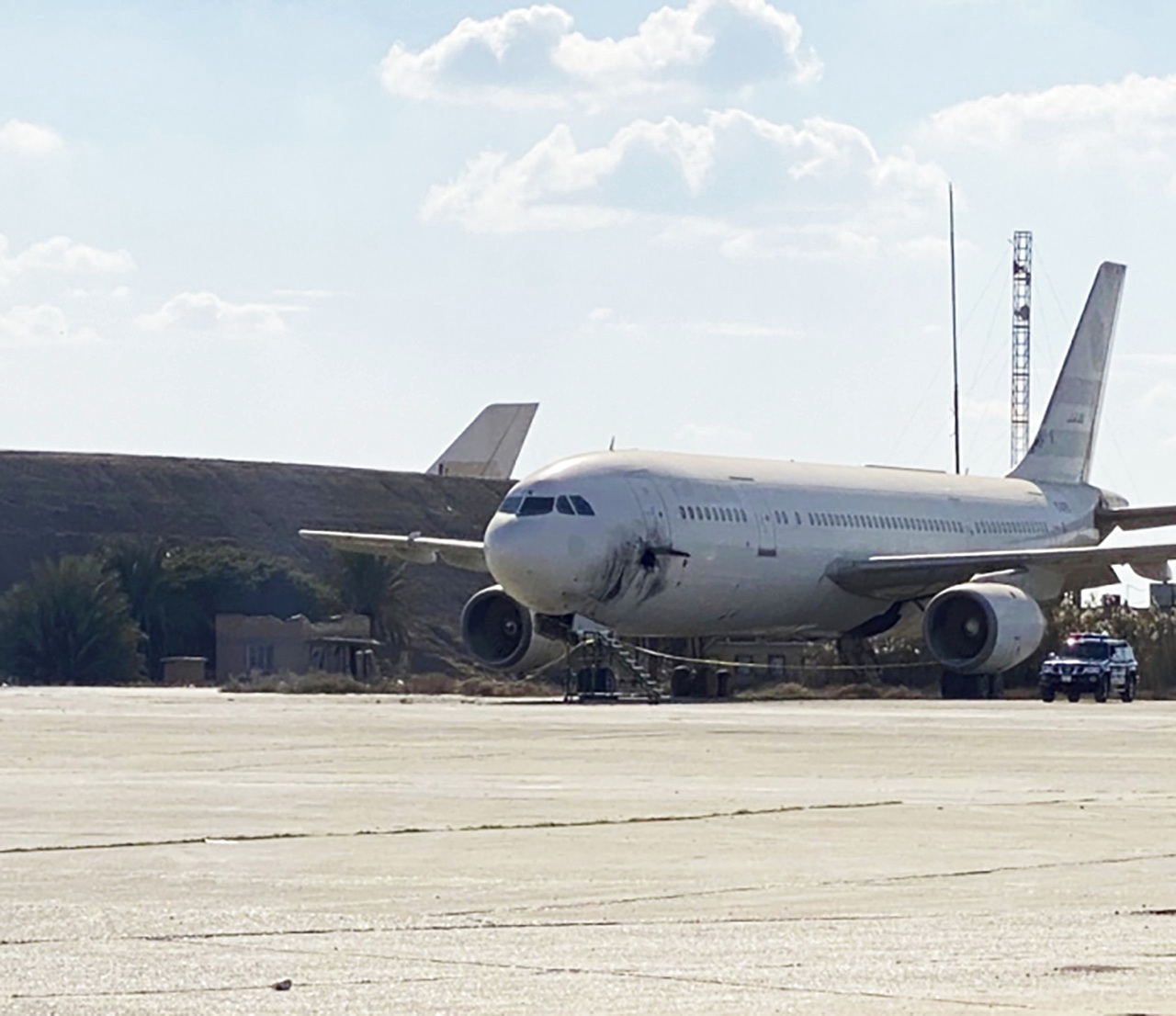 رويترز: العراق يعيش أوقاتا صعبة .. والهجوم الصاروخي على مطار بغداد أحد تداعيات الاحتدام السياسي